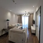 Delfin Kune Hotel Shëngjin