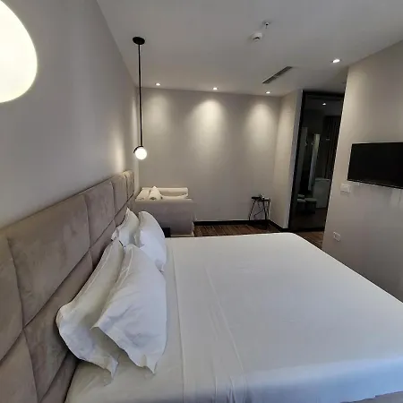 Delfin Kune Shëngjin