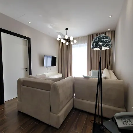 Delfin Kune Hotel