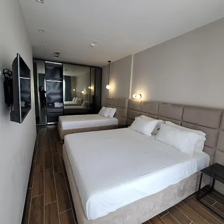 Delfin Kune Hotel