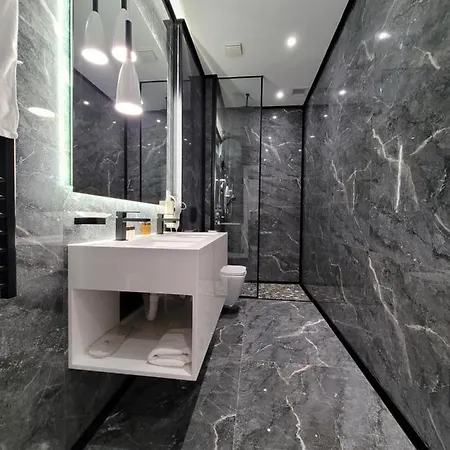 Delfin Kune 5* Shëngjin