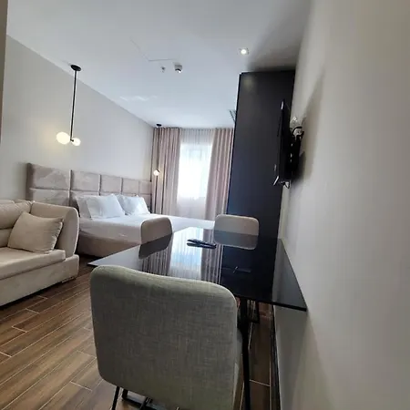 Delfin Kune Hotel