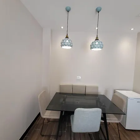 Delfin Kune Hotel Shëngjin