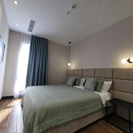 Delfin Kune Hotel Shëngjin