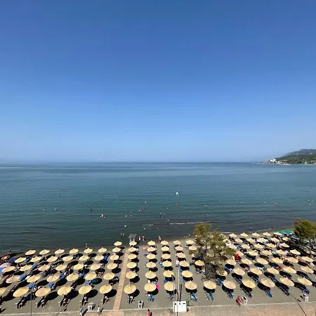 Szálloda Delfin Kune 5*