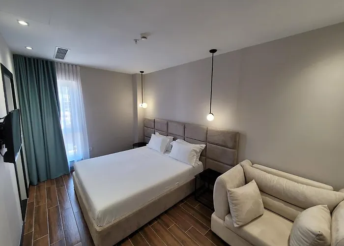 Delfin Kune Hotel Shëngjin