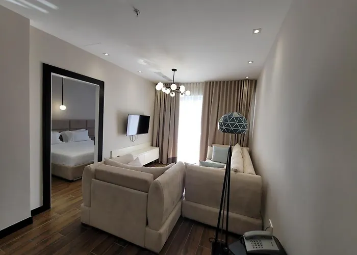 Delfin Kune 5* Shëngjin