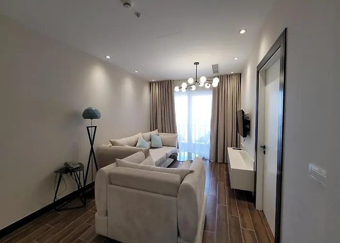 Delfin Kune ホテル Shëngjin