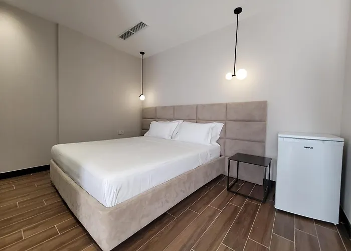 ホテル Delfin Kune Shëngjin