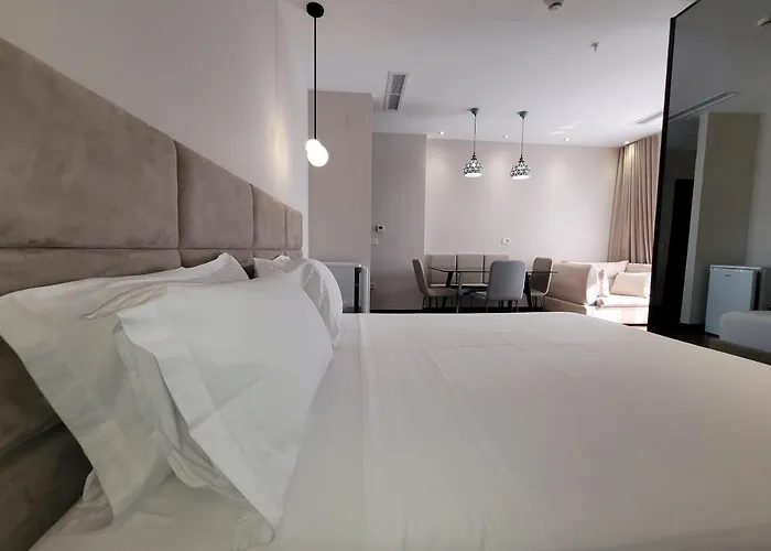 Delfin Kune Hotel Shëngjin